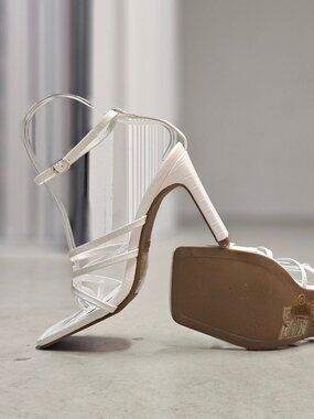 Strappy White Block Heel Sandals With Croc Embossed Finish & Ankle Strap Chic De